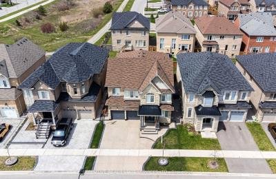 5-Bedroom Detached Home in Kleinburg - 79 Elderslie Crescent E, Vaughan